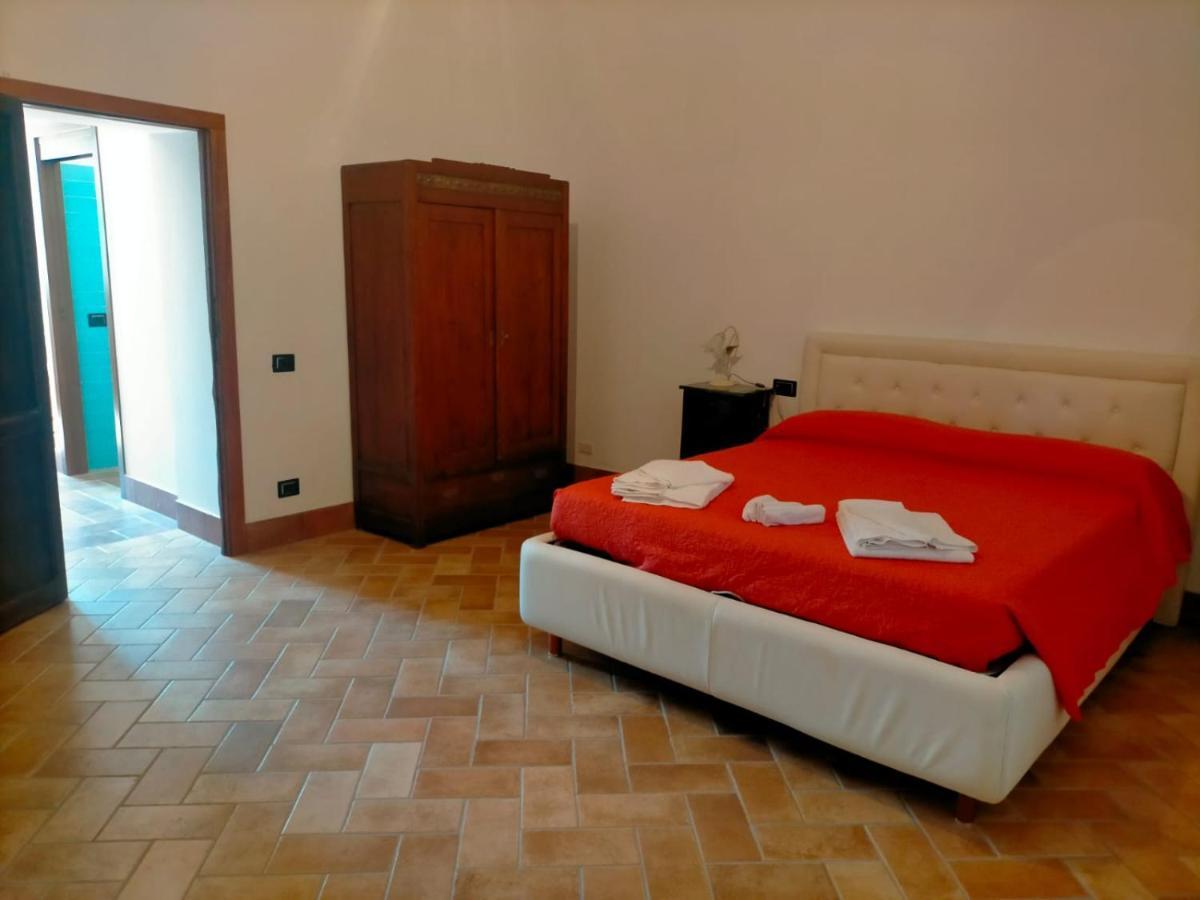 Antico Borgo La Commenda Aparthotel Монтефиасконе Екстериор снимка