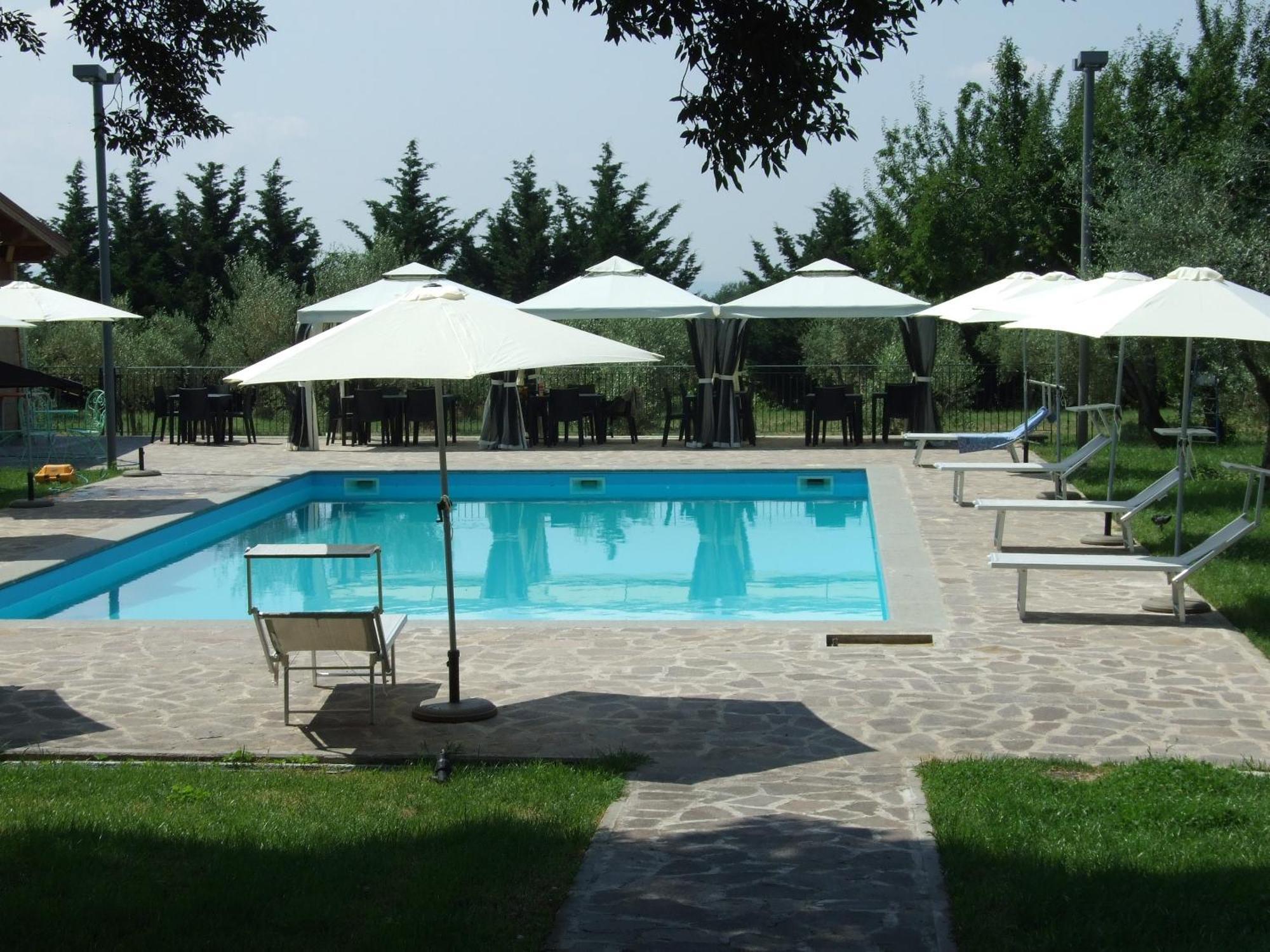 Antico Borgo La Commenda Aparthotel Монтефиасконе Екстериор снимка