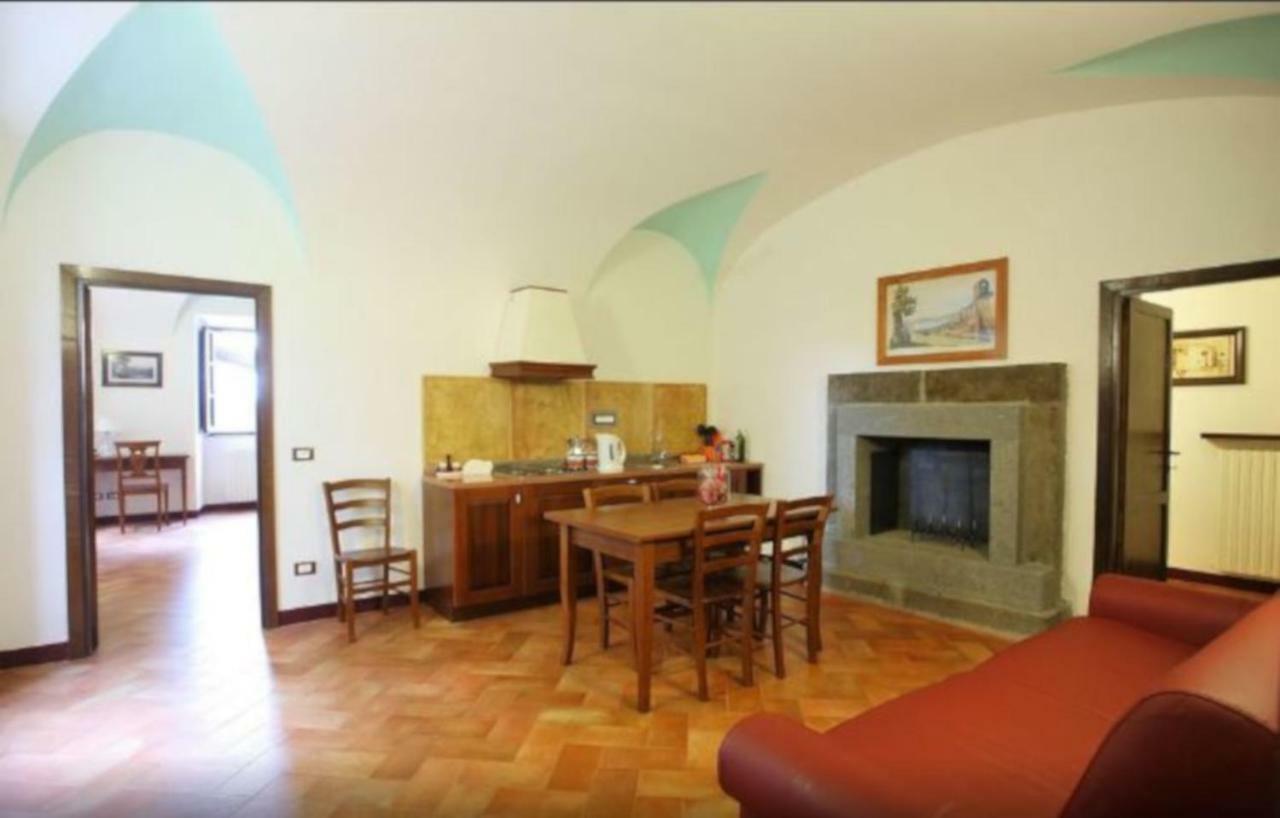 Antico Borgo La Commenda Aparthotel Монтефиасконе Екстериор снимка