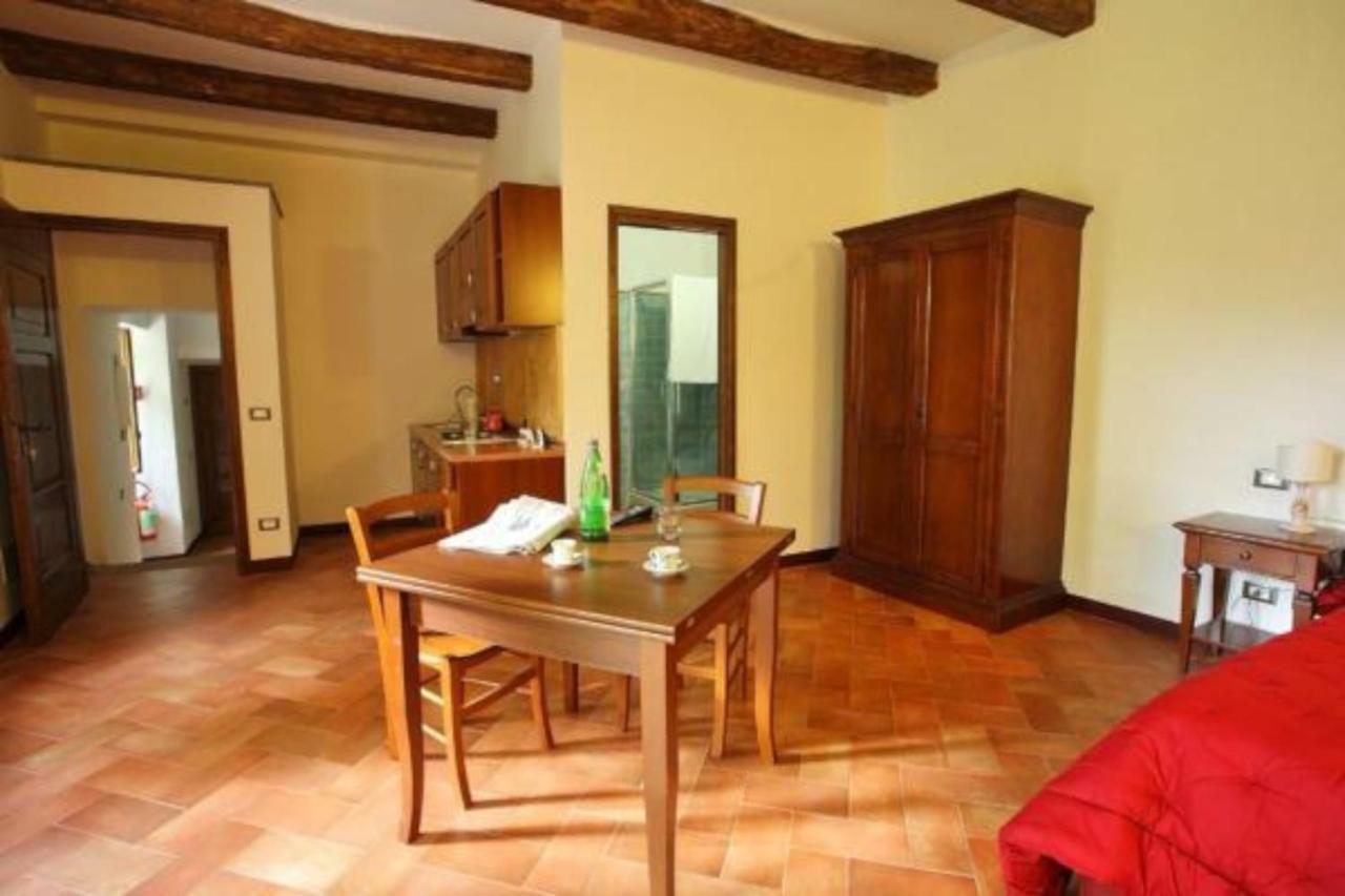 Antico Borgo La Commenda Aparthotel Монтефиасконе Екстериор снимка
