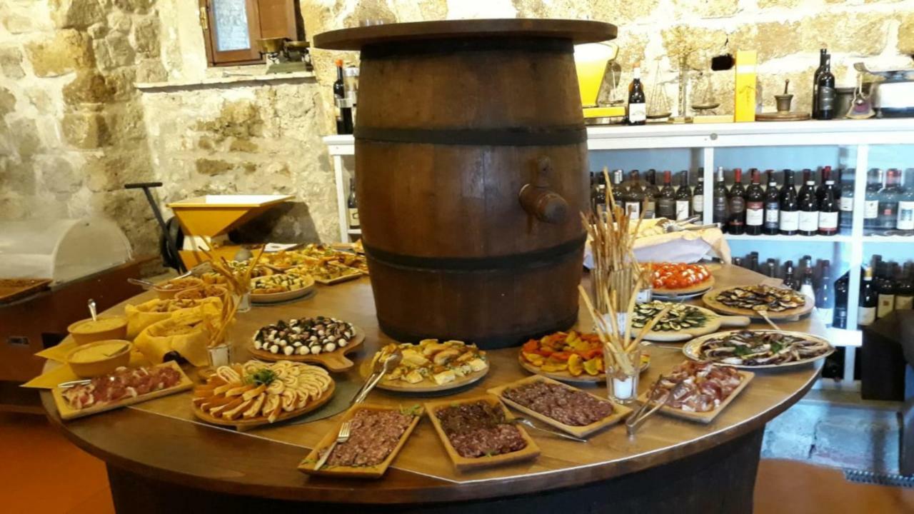 Antico Borgo La Commenda Aparthotel Монтефиасконе Екстериор снимка